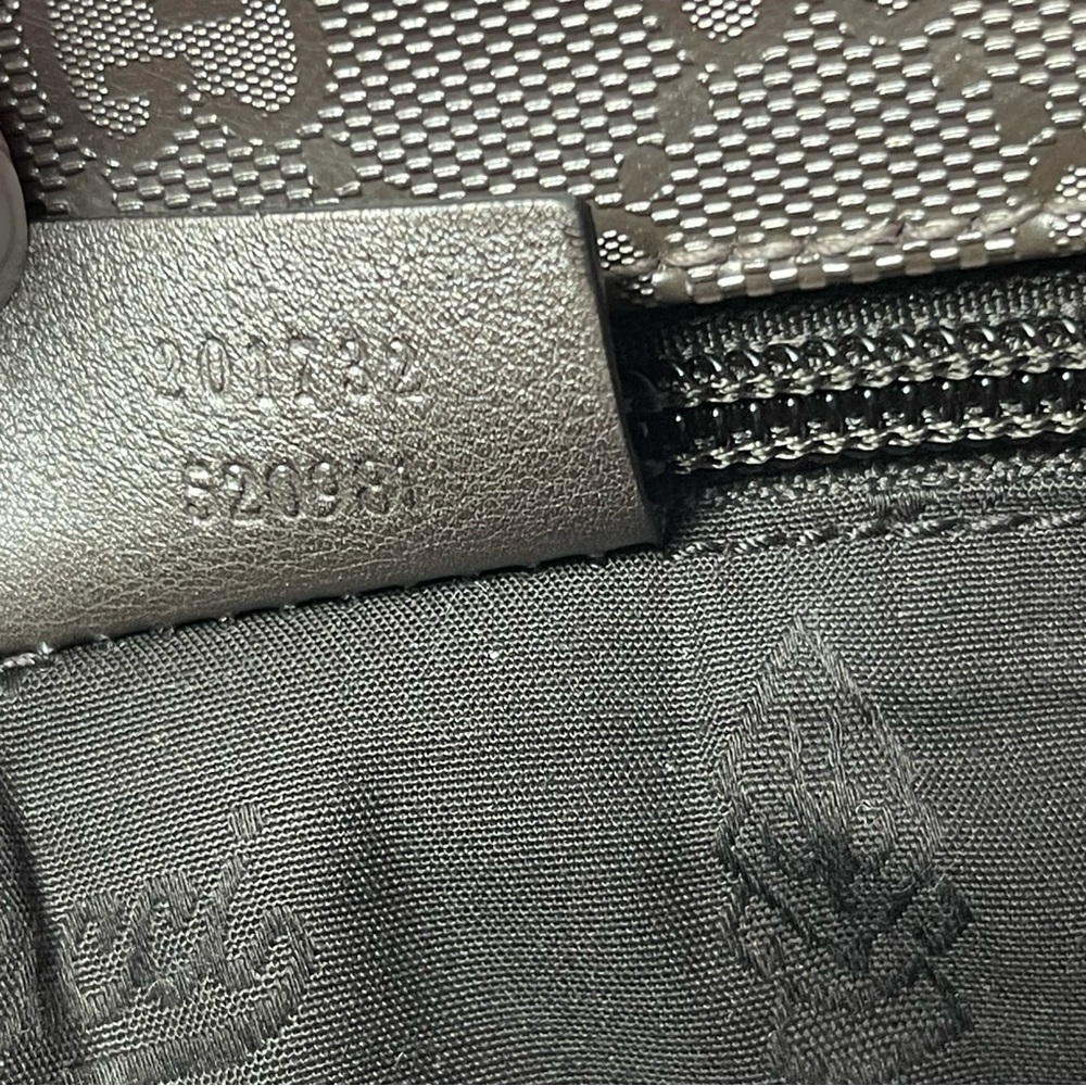 Gucci Imprime Coated Canvas Buckle Flap Messenger Bag - Metallic Gray - Preowned - Picture 12 of 15
